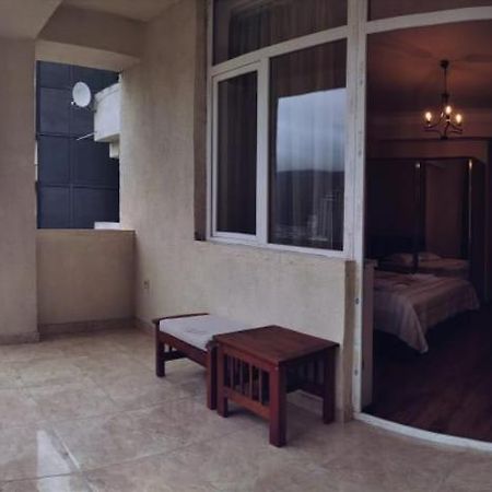 1 Bedroom Unit With Patio 第比利斯 外观 照片