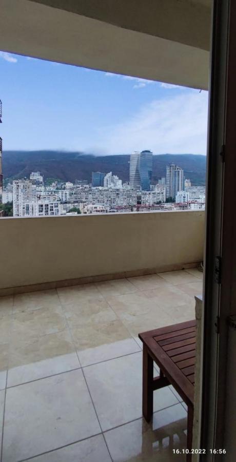 1 Bedroom Unit With Patio 第比利斯 外观 照片